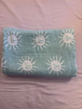 ⭐️ Aden + Anais - Sun Patterned muslin cotton swaddle Blanket